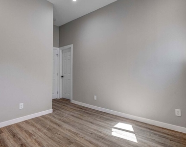 146 Witmer Street - Photo Thumbnail 42