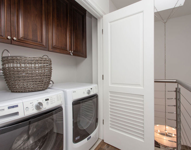 907 S Shenandoah Street - Photo Thumbnail 14