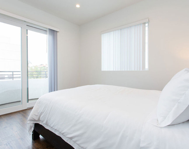 907 S Shenandoah Street - Photo Thumbnail 9