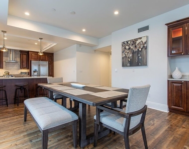 907 S Shenandoah Street - Photo Thumbnail 3