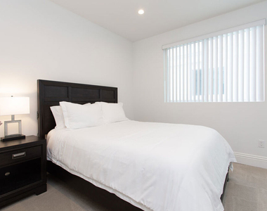 907 S Shenandoah Street - Photo Thumbnail 13