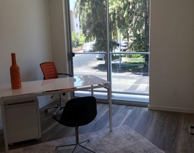 4600 Coldwater Canyon Avenue - Photo Thumbnail 12