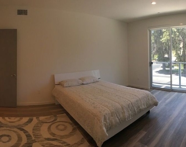 4600 Coldwater Canyon Avenue - Photo Thumbnail 8