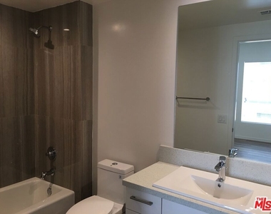 4600 Coldwater Canyon Avenue - Photo Thumbnail 14
