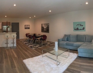 4600 Coldwater Canyon Avenue - Photo Thumbnail 1