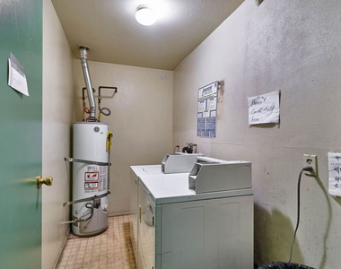 820 S St Andrews Place - Photo Thumbnail 12