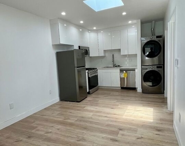 233 N Berendo Street - Photo Thumbnail 11