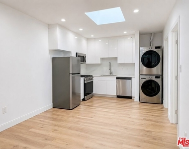 233 N Berendo Street - Photo Thumbnail 2