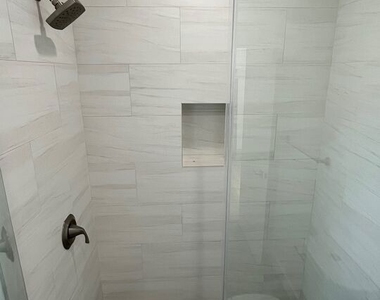233 N Berendo Street - Photo Thumbnail 6