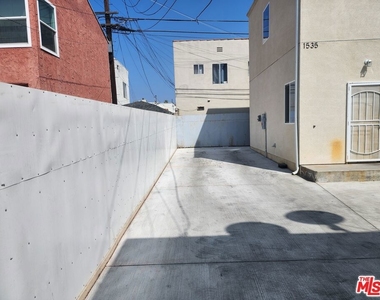 1535 W 80th Street - Photo Thumbnail 16