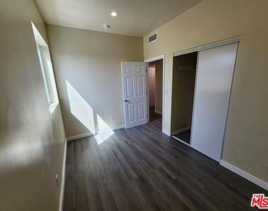 1535 W 80th Street - Photo Thumbnail 13