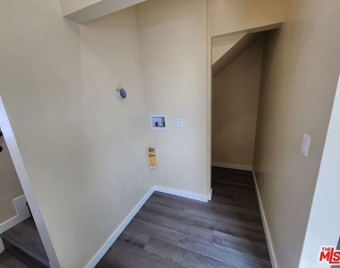 1535 W 80th Street - Photo Thumbnail 8