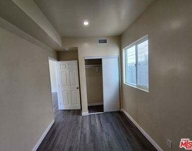 1535 W 80th Street - Photo Thumbnail 5