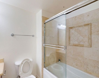 14242 Burbank Boulevard - Photo Thumbnail 14