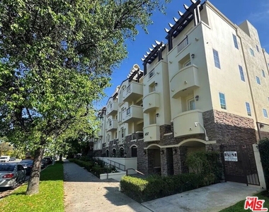 14242 Burbank Boulevard - Photo Thumbnail 20