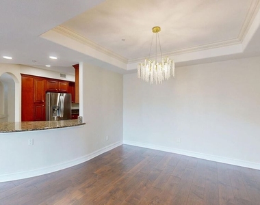 14242 Burbank Boulevard - Photo Thumbnail 3