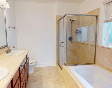 14242 Burbank Boulevard - Photo Thumbnail 8