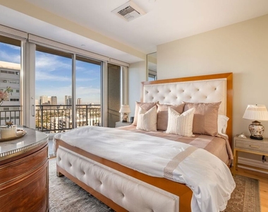 10727 Wilshire Boulevard - Photo Thumbnail 22