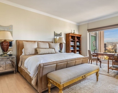 10727 Wilshire Boulevard - Photo Thumbnail 13