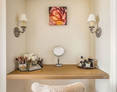 10727 Wilshire Boulevard - Photo Thumbnail 18