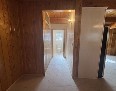2317 Maplewood Way - Photo Thumbnail 10