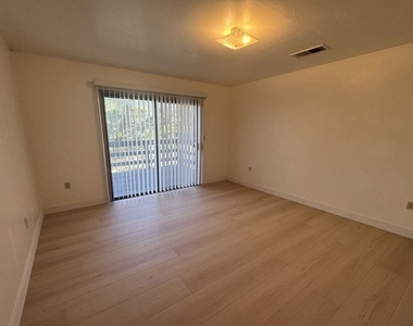 2317 Maplewood Way - Photo Thumbnail 28