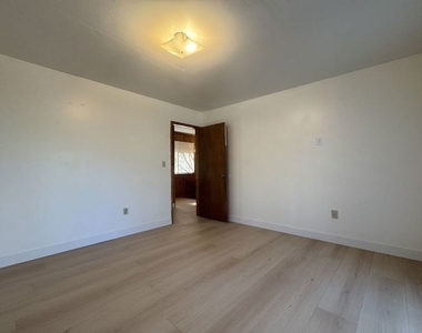 2317 Maplewood Way - Photo Thumbnail 27