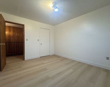 2317 Maplewood Way - Photo Thumbnail 21