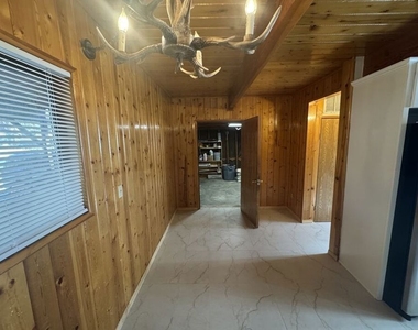 2317 Maplewood Way - Photo Thumbnail 9