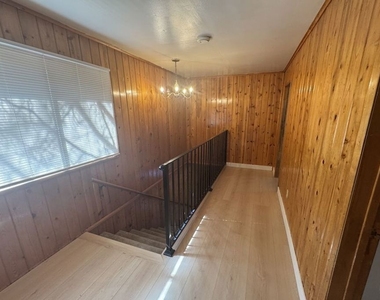 2317 Maplewood Way - Photo Thumbnail 20