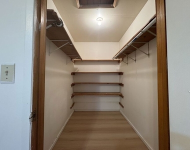 2317 Maplewood Way - Photo Thumbnail 22