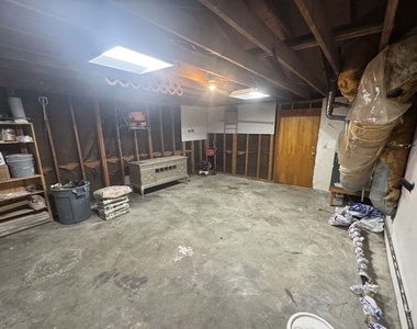 2317 Maplewood Way - Photo Thumbnail 14