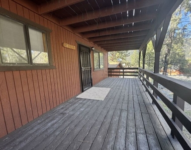 2317 Maplewood Way - Photo Thumbnail 2