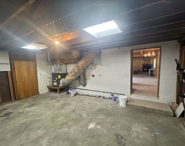 2317 Maplewood Way - Photo Thumbnail 13
