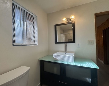 2317 Maplewood Way - Photo Thumbnail 19
