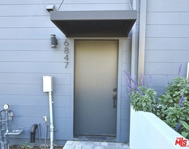 6847 N Figueroa Street - Photo Thumbnail 17