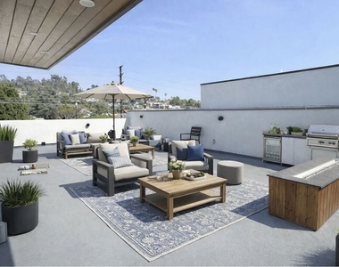 6847 N Figueroa Street - Photo Thumbnail 16