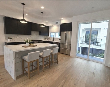 6847 N Figueroa Street - Photo Thumbnail 3
