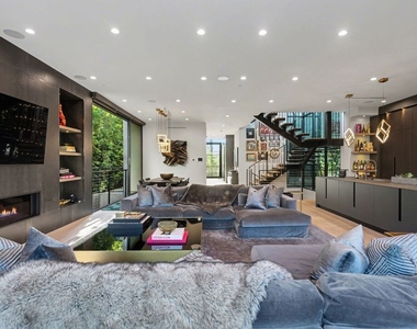 418 N Sweetzer Avenue - Photo Thumbnail 4