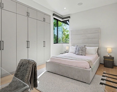 418 N Sweetzer Avenue - Photo Thumbnail 14