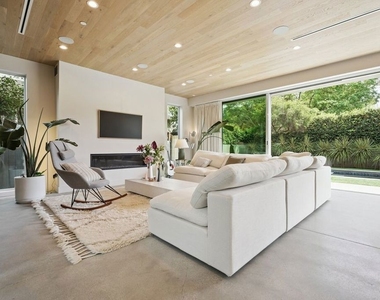 1310 Preston Way - Photo Thumbnail 1