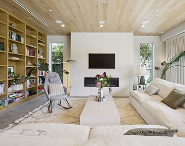 1310 Preston Way - Photo Thumbnail 2