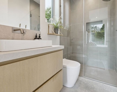1310 Preston Way - Photo Thumbnail 9