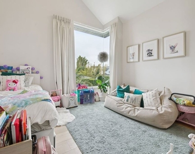 1310 Preston Way - Photo Thumbnail 18