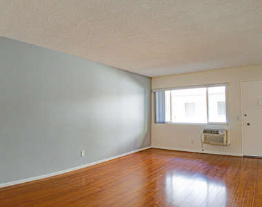 447 W Elk Avenue - Photo Thumbnail 5