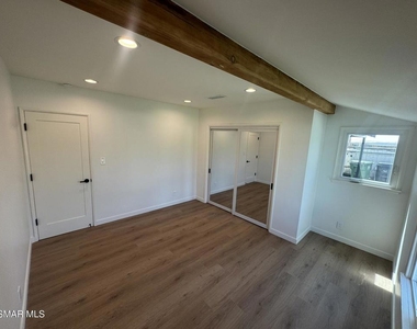21420 Chatsworth Street - Photo Thumbnail 15