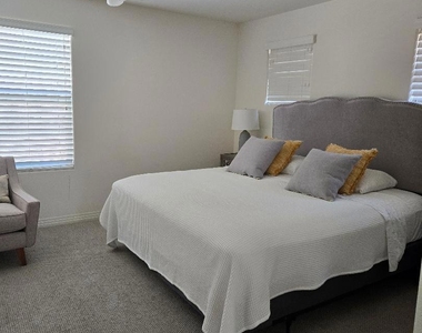 52430 Hawthorn Court - Photo Thumbnail 18