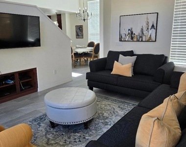 52430 Hawthorn Court - Photo Thumbnail 7