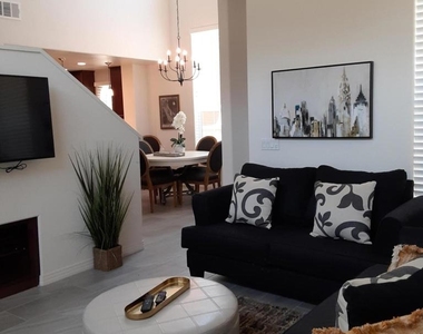 52430 Hawthorn Court - Photo Thumbnail 4