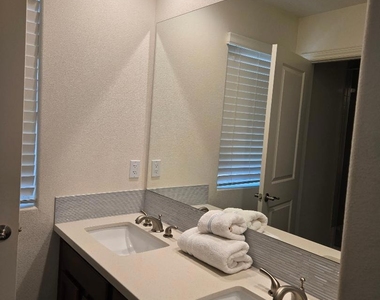 52430 Hawthorn Court - Photo Thumbnail 20